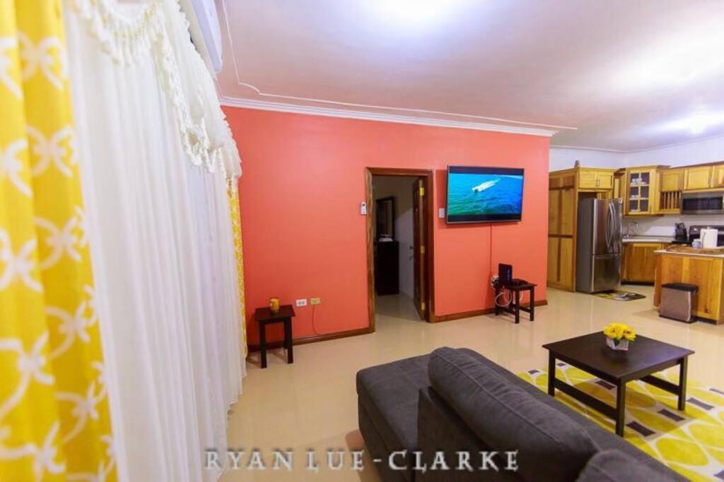 Shan'S Manor.... Excellent Location!!! Kingston Exterior photo